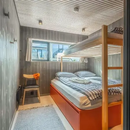 Moderne Ved Sjoen Med Opptil Atte Sengeplasser * Henningsvaer