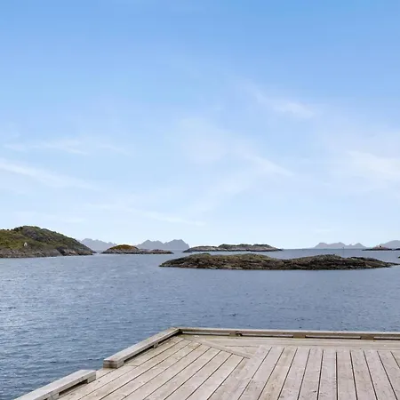 Moderne Ved Sjoen Med Opptil Atte Sengeplasser * Henningsvaer