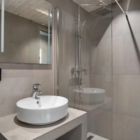 Moderne Ved Sjoen Med Opptil Atte Sengeplasser Апартаменты