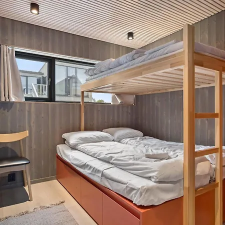Apartment Moderne Ved Sjoen Med Opptil Atte Sengeplasser Henningsvaer