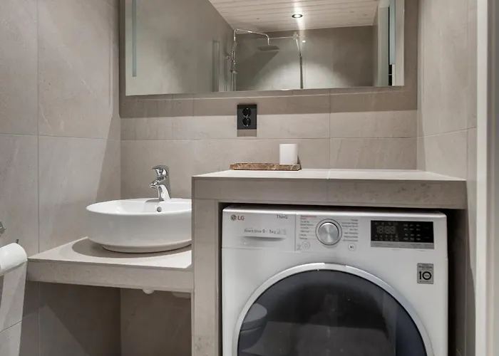 Appartamento Moderne Ved Sjoen Med Opptil Atte Sengeplasser
