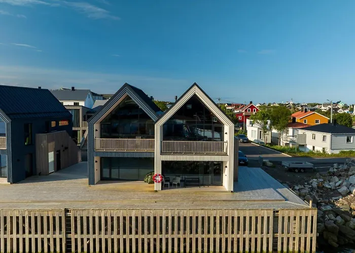 Modern Apartment By The Ocean In Henningsvaer, Sleeps 8 * 亨宁斯韦尔