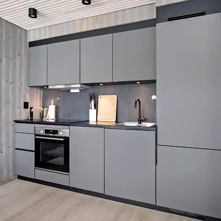 Modern Apartment By The Ocean In Henningsvaer, Sleeps 8 *