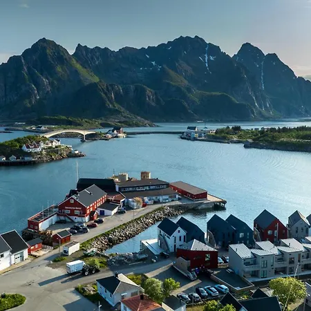 Modern Apartment By The Ocean In Henningsvaer, Sleeps 8 Appartamento *