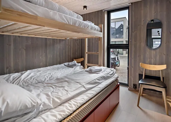 Modern Apartment By The Ocean In Henningsvaer, Sleeps 8 Appartamento Henningsvær