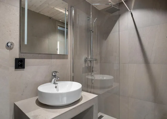 Moderne Ved Sjoen Med Opptil Atte Sengeplasser Apartamento